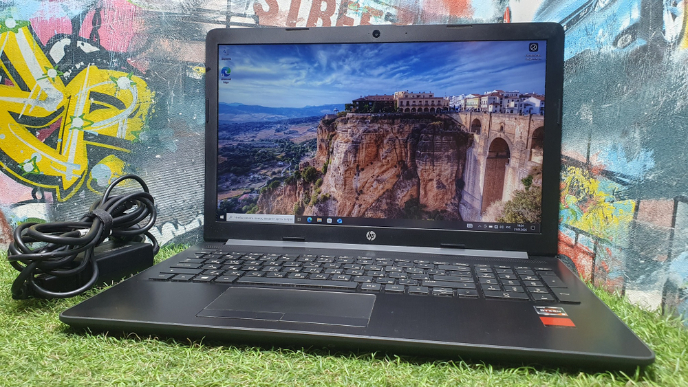 Ноутбук HP Ryzen 3/8Gb/Radeon 530 2Gb/FHD/15-db1247ur 22t75ea/Windows 10