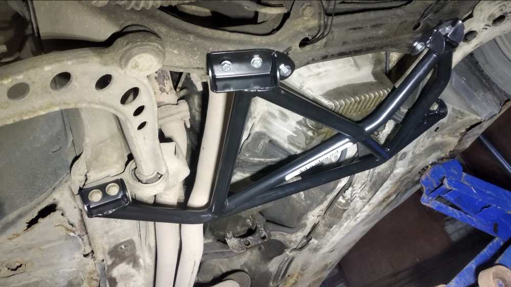 Распорка передняя нижняя (X-BRACE) BMW E36 (ПОД ЗАКАЗ)
