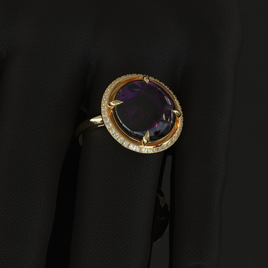 Золотое кольцо из желтого золота 585 пробы с натуральным аметистом и бриллиантами