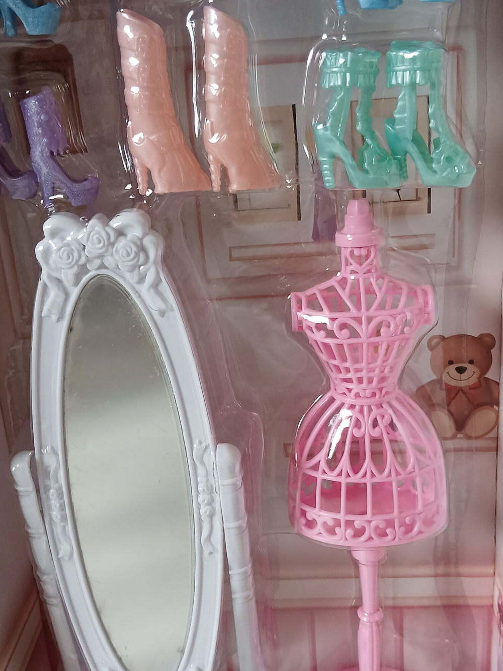 Кукла в наборе арт. 6935-A, с одеждой, обувью и мебелью, высота 28 см, сгибаются руки