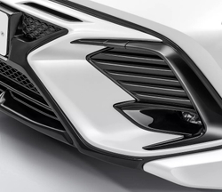 Накладка GT на передний бампер Toyota Camry XV70