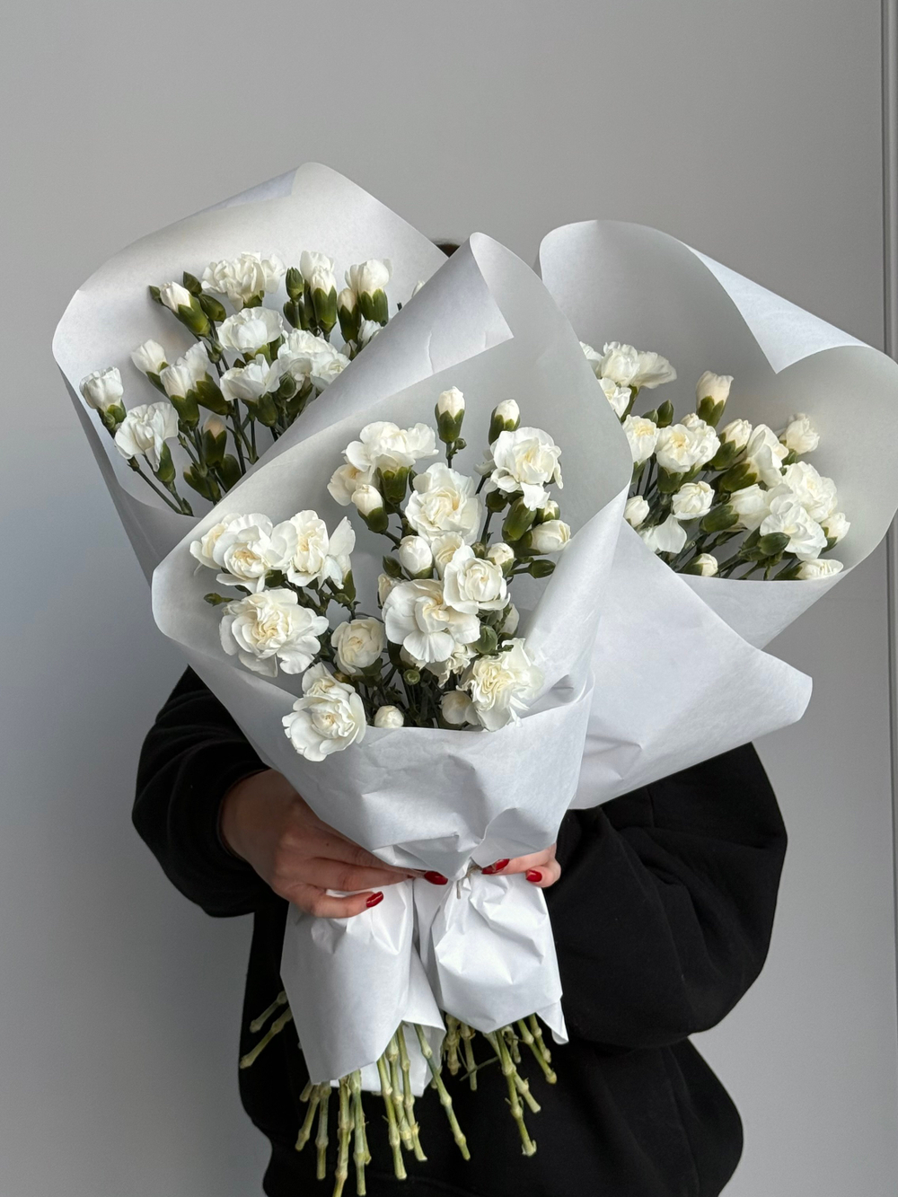 Охапка кустовых диантусов в белом оттенке 10 шт