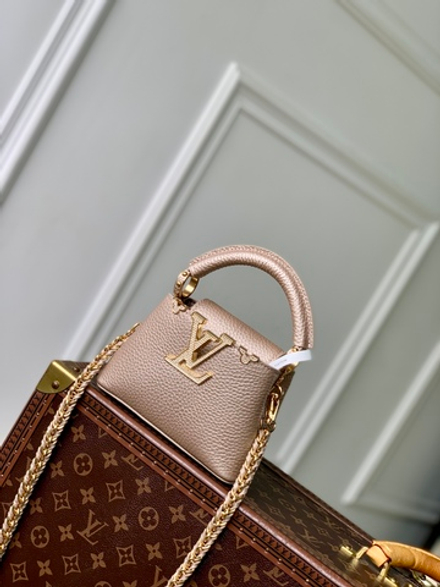 Louis Vuitton Capucines Nano