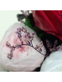 композиция из пионов, эвкалипта, лимониума