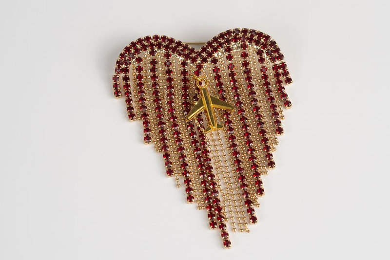 Ольга Солдатова. Брошь с подвесками с самолетом