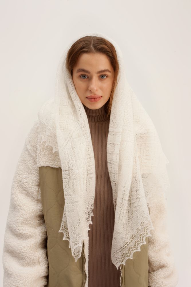 Оренбургский пуховый платок с шелком АШ120-02 экрю