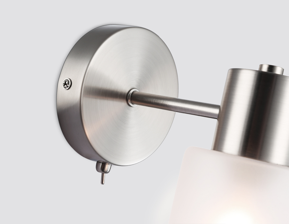 Настенный светильник с выключателем на корпусе TR9578 SN сатин E14 max 40W 175*100*195