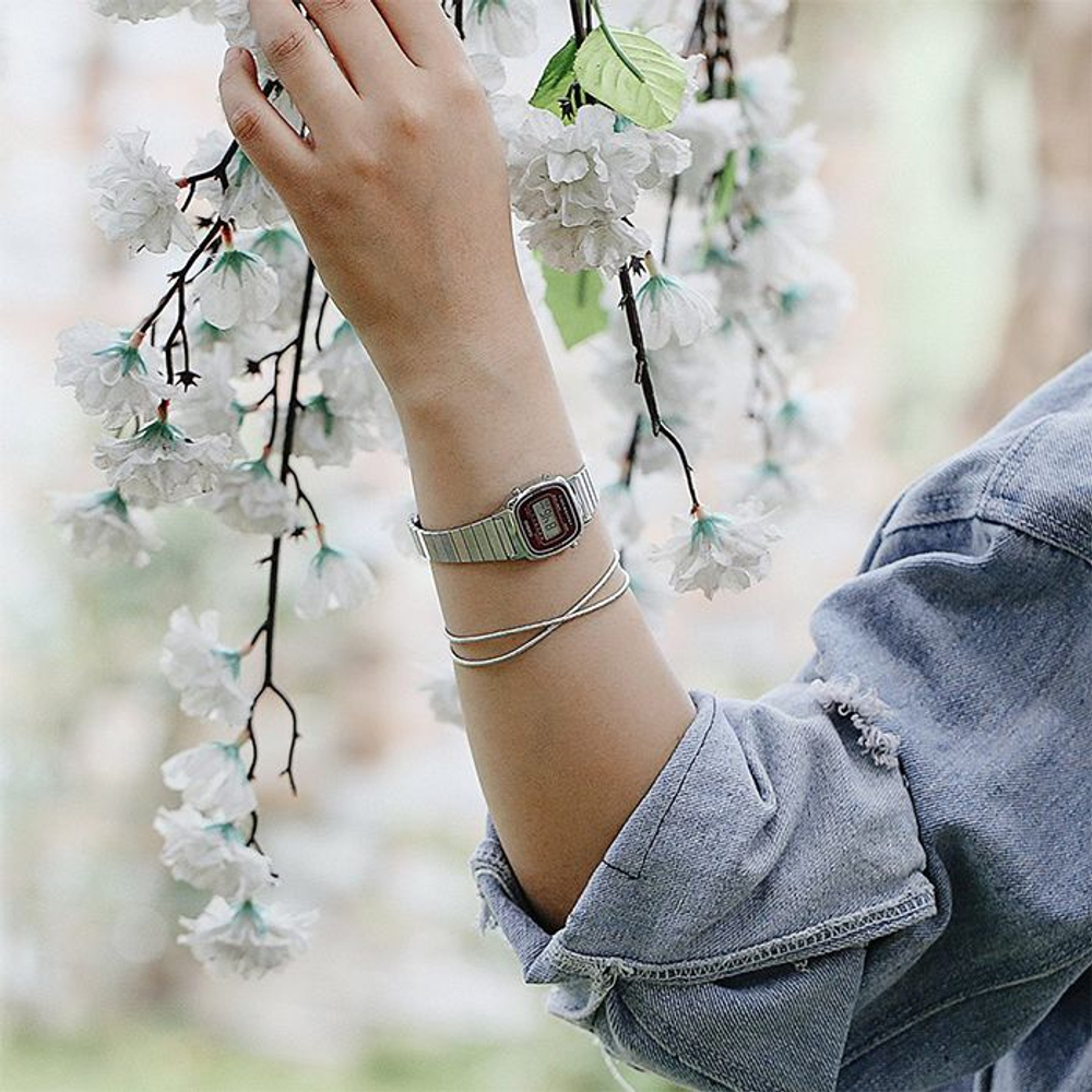 Женские наручные часы Casio Vintage LA670WA-4