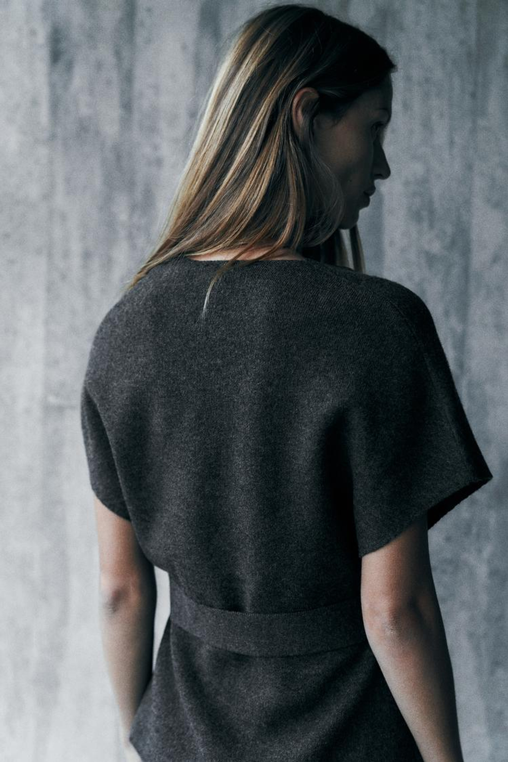 ZARA ТРИКОТАЖНЫЙ ЖИЛЕТ С ПОЯСОМ, СЕРЫЙ