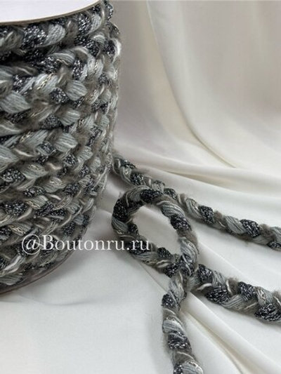 Тесьма-косичка серо-голубая с нитью люрекса 15 мм