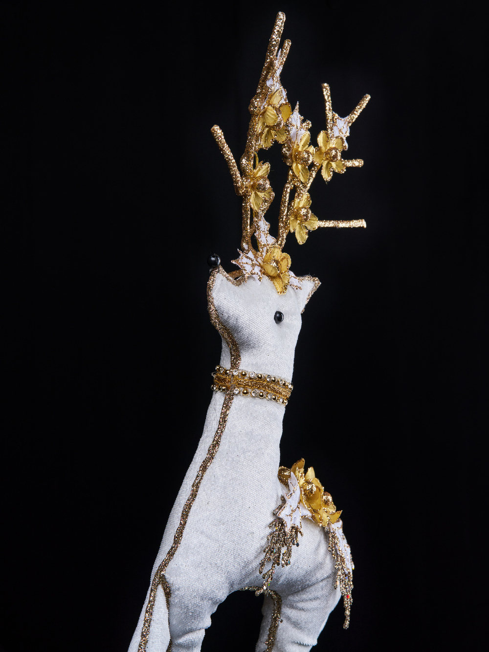 Елочная игрушка Олень 30х56см ChristmasDeLuxe кремовый с золотом