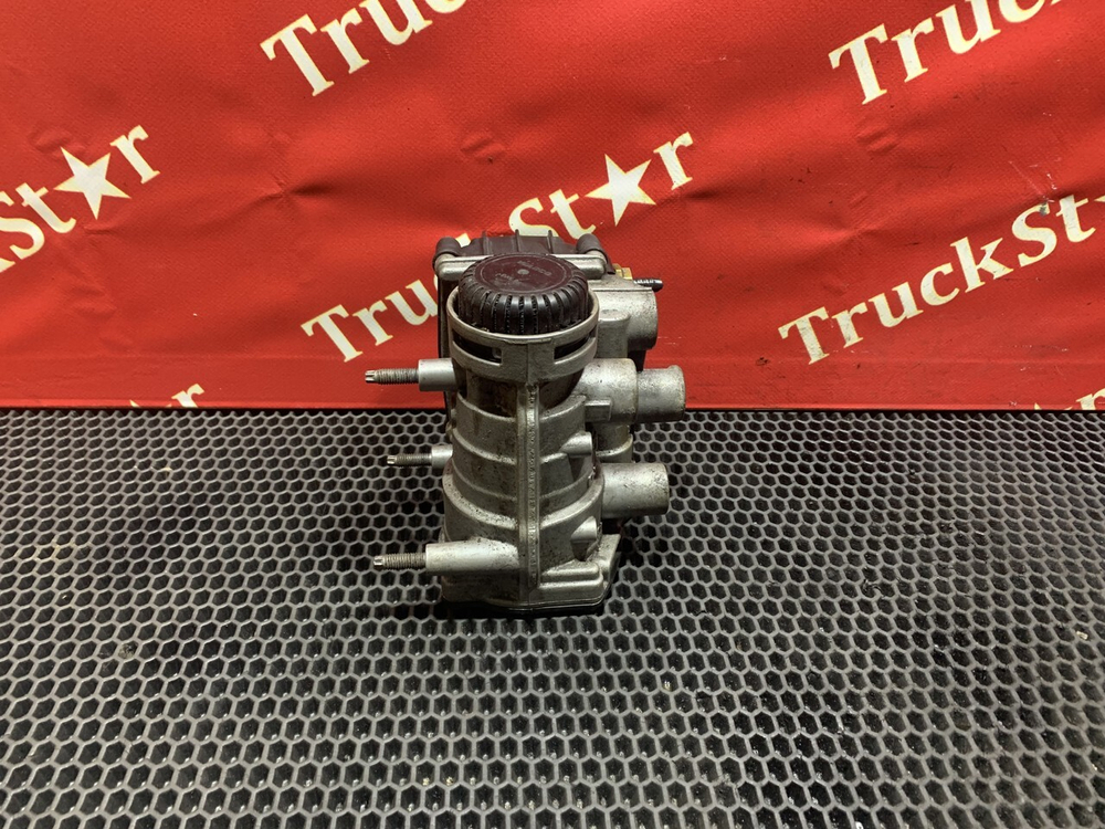 Кран управления тормозами прицепа 2021г