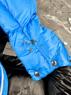 Пуховик Moncler