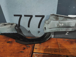 Петля капота левая Ford Focus 3, Kuga 2 (CBS) 11-19 Б/У Оригинал BM51A16801AD