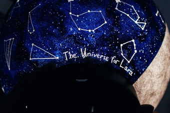 Опция надпись на светильнике