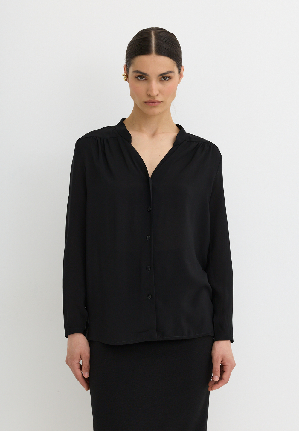 Блуза из вискозы, черная