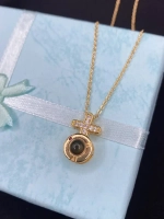 Цепочка с крестиком и проекцией Я тебя люблю на 100 языках