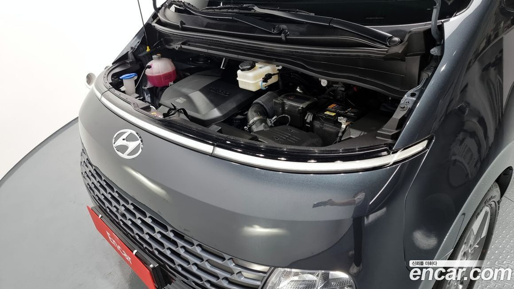 Hyundai Staria 4WD Tourer 9-и местный (07.2022)
