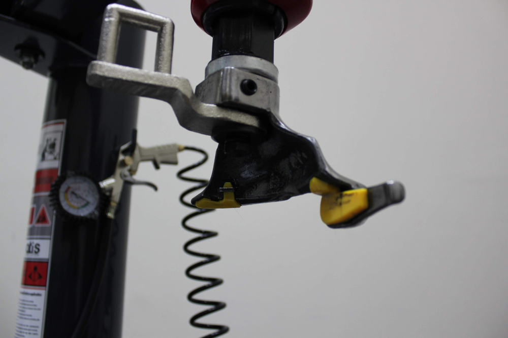 TC24L Шиномонтажный полуавтоматический станок 220В