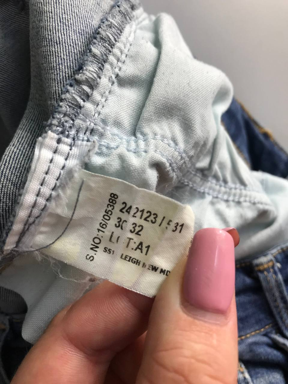 Джинсы комфортной посадки, визуально на 46 размер