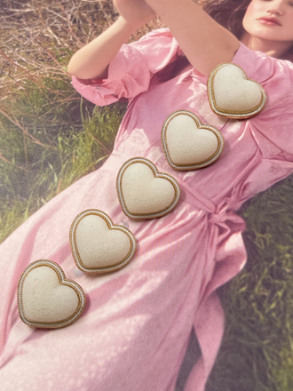 Пуговицы Сердечки бархатные молочные