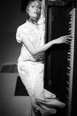 ZARA ТОП С ВЫШИВКОЙ — ZW COLLECTION, ЖЕЛТОВАТО-БЕЛЫЙ