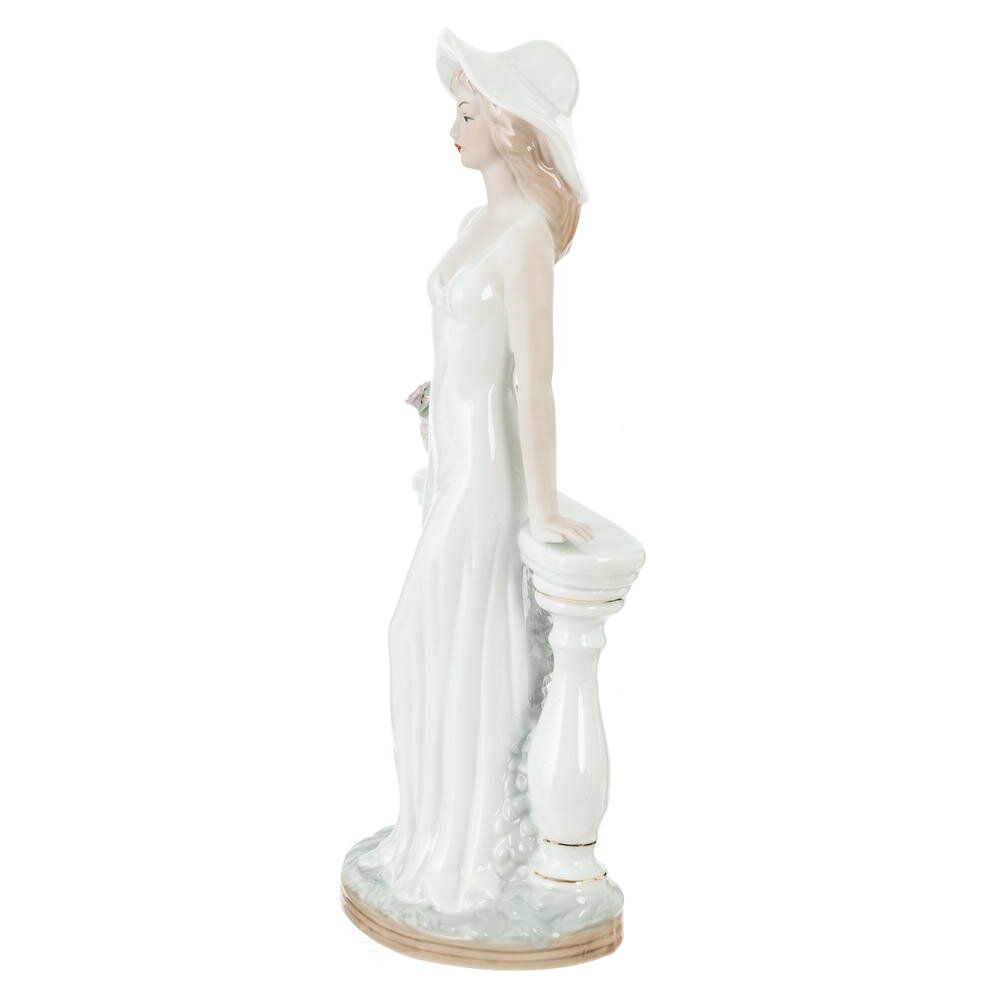 GAEM Фигурка декоративная "Девушка", L14 W8,5 H30 см