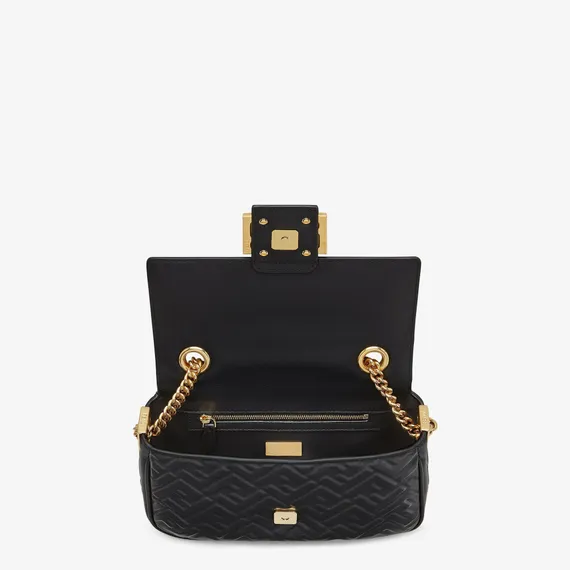 Сумка Fendi Midi Baguette на цепочке