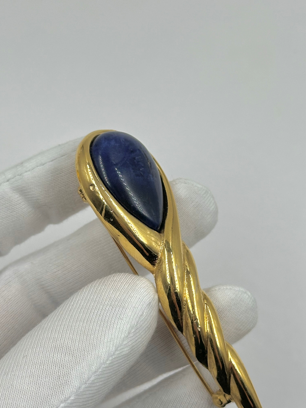 Брошь с синей вставкой Jean Louis Scherrer