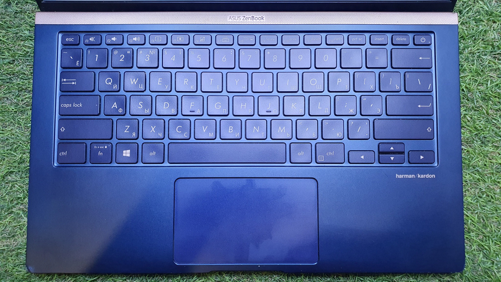 Ноутбук ASUS i7-8/8Gb/Mx150 2Gb/FHD