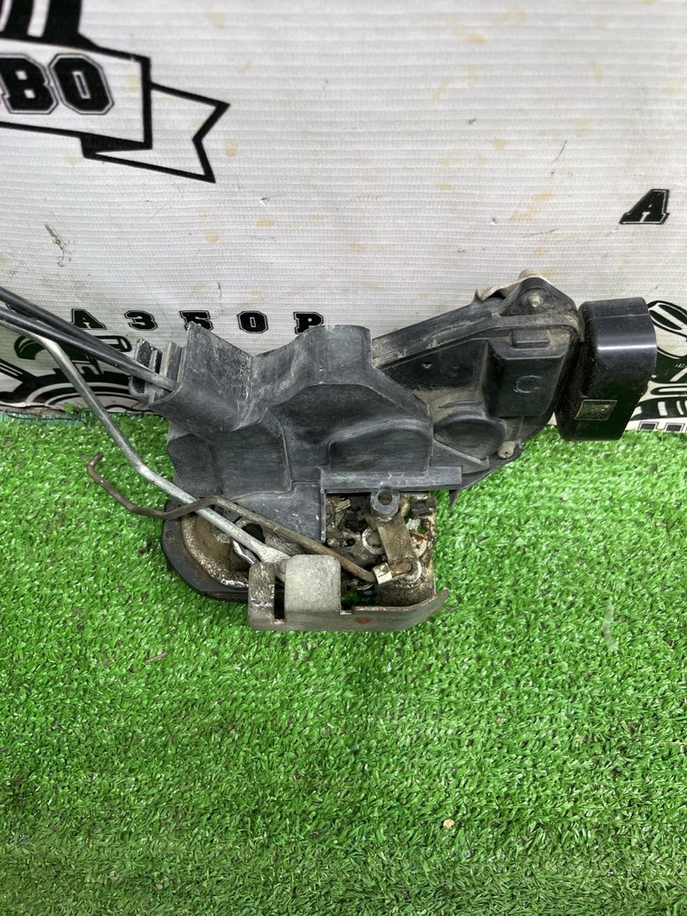 Замок двери правой передней Toyota Gaia 1998 с пробегом