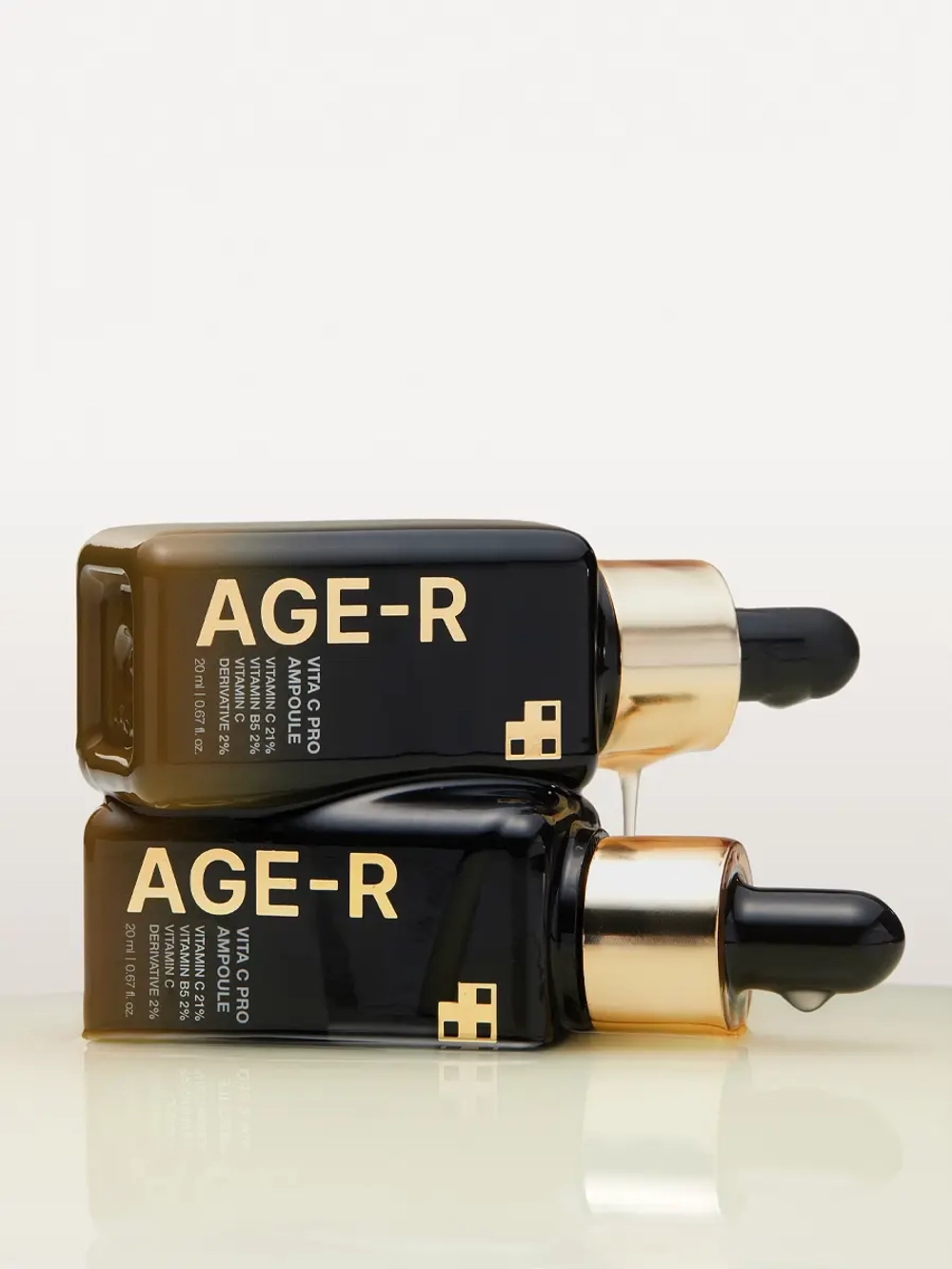 Medicube Осветляющая сыворотка с 21% чистого витамина С против пигментации AGE-R Vita C Pro Ampoule 20 мл