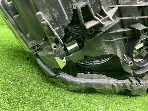 Битая Фара левая BMW 5er G30 (17-20) Adaptive LED