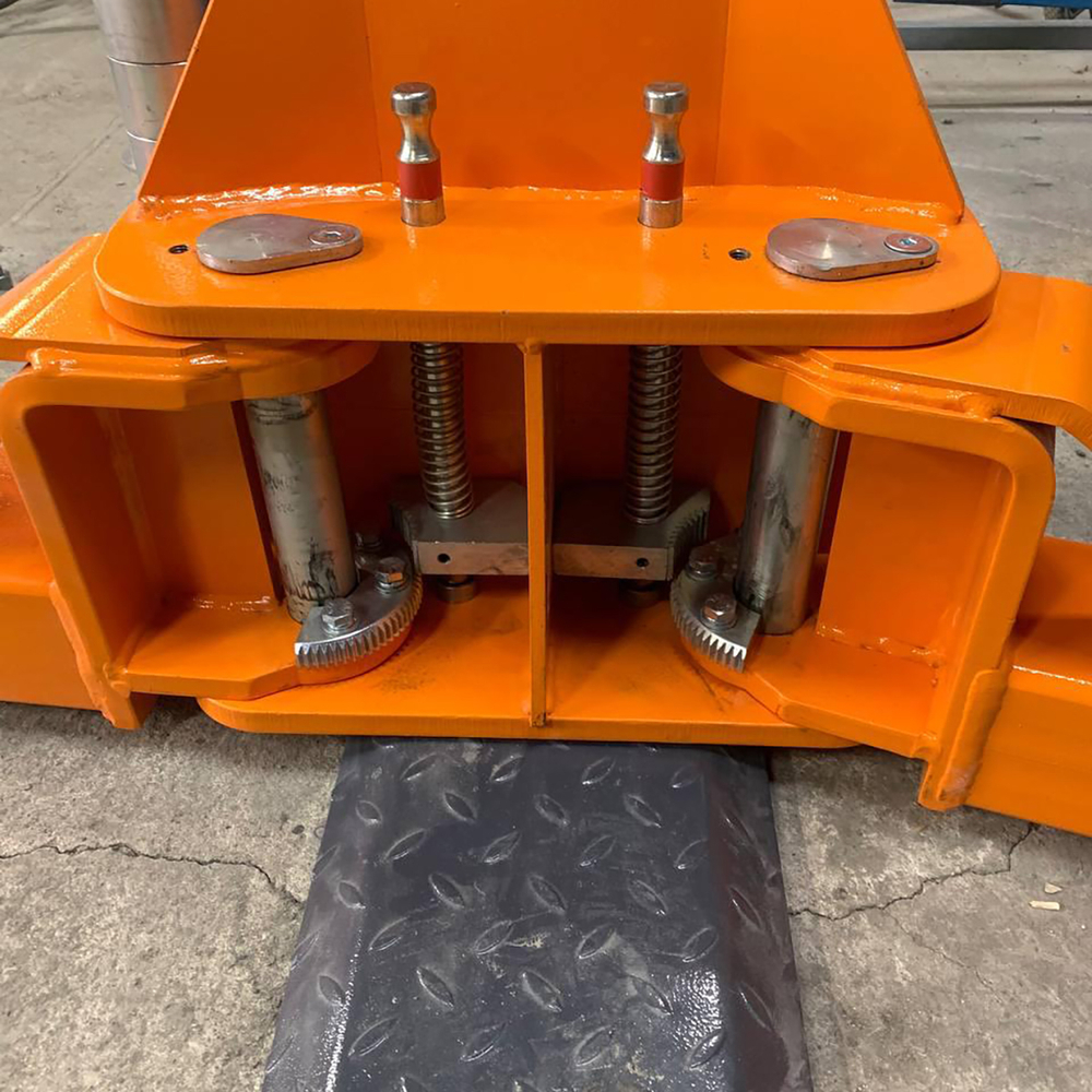 WDK-524N Подъемник двухстоечный с нижней синхронизацией 5 тонн, одност. разбл., 380В