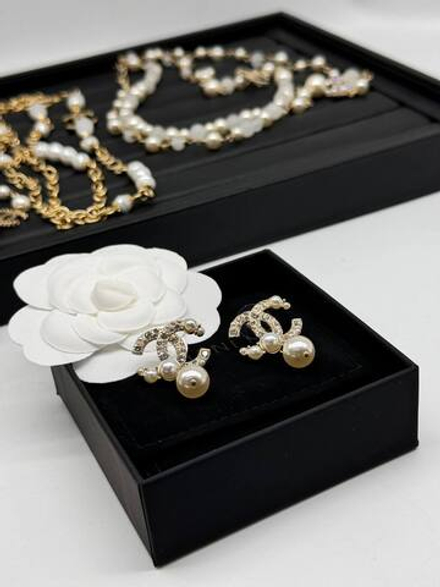 Серьги CHANEL
