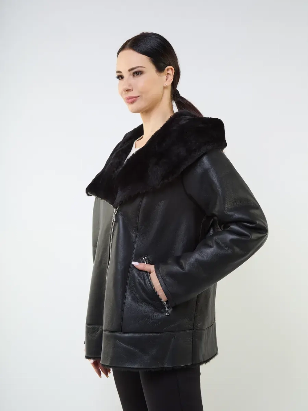 Дубленка зимняя натуральная с капюшоном авиатор пилот