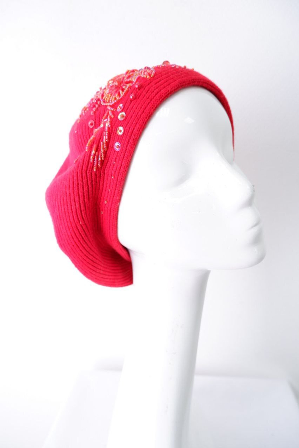 Берет вязаный яркий