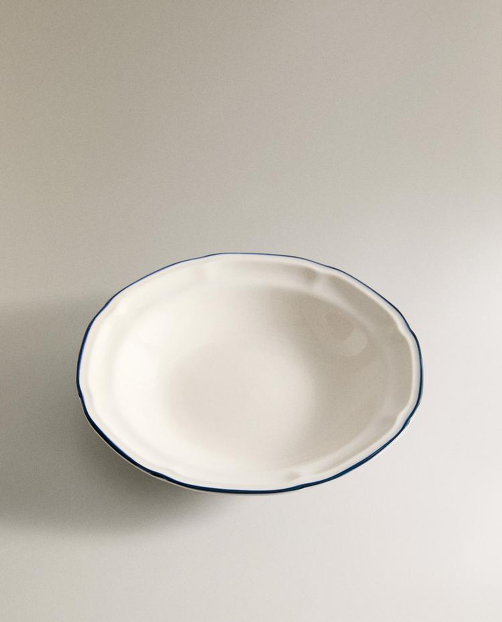 ZARA HOME ГЛУБОКАЯ СУПОВАЯ ТАРЕЛККА С КАЙМОЙ, СИНИЙ