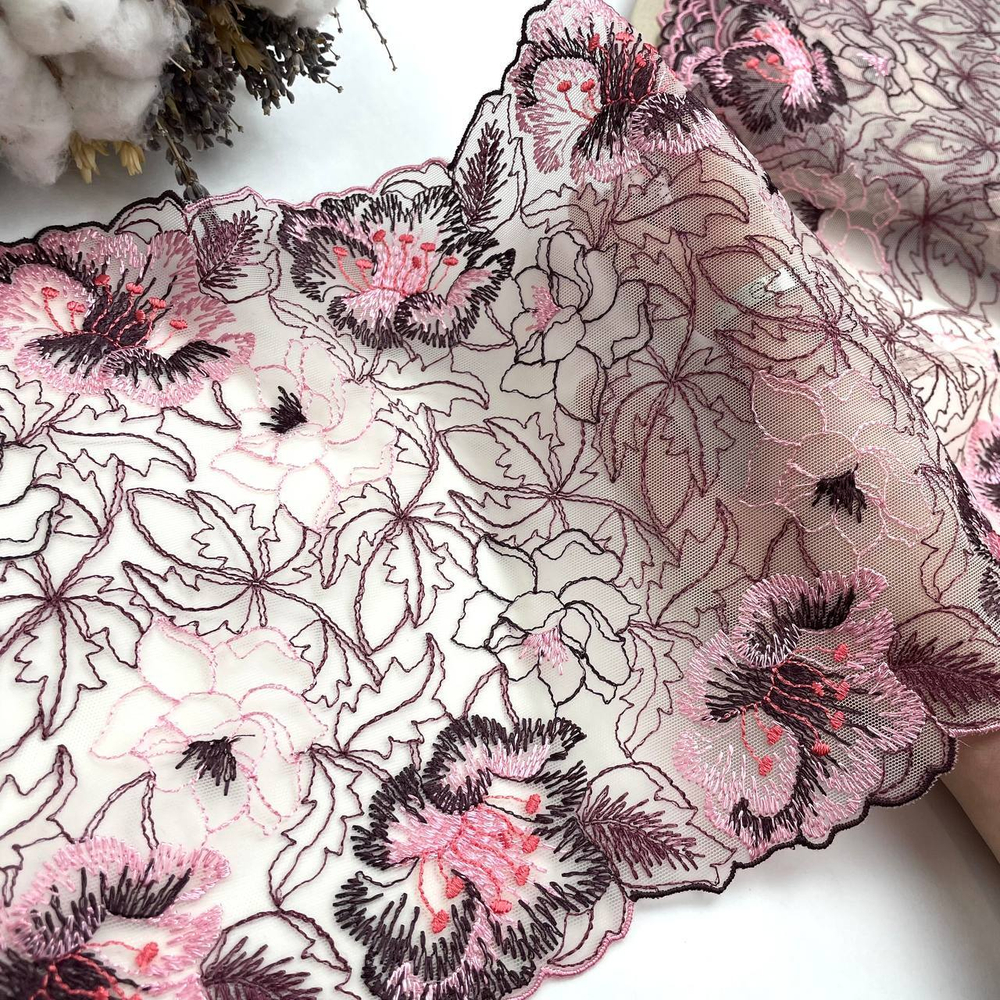 Вышивка на сетке бордово-розовая 21 см