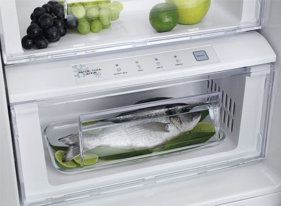 Холодильник Electrolux EAL 6142 BOX