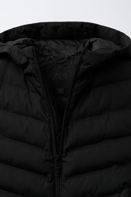 ZARA ОЧЕНЬ ЛЕГКИЙ ЖИЛЕТ WATER REPELLENT С КАПЮШОНОМ, ЧЕРНЫЙ