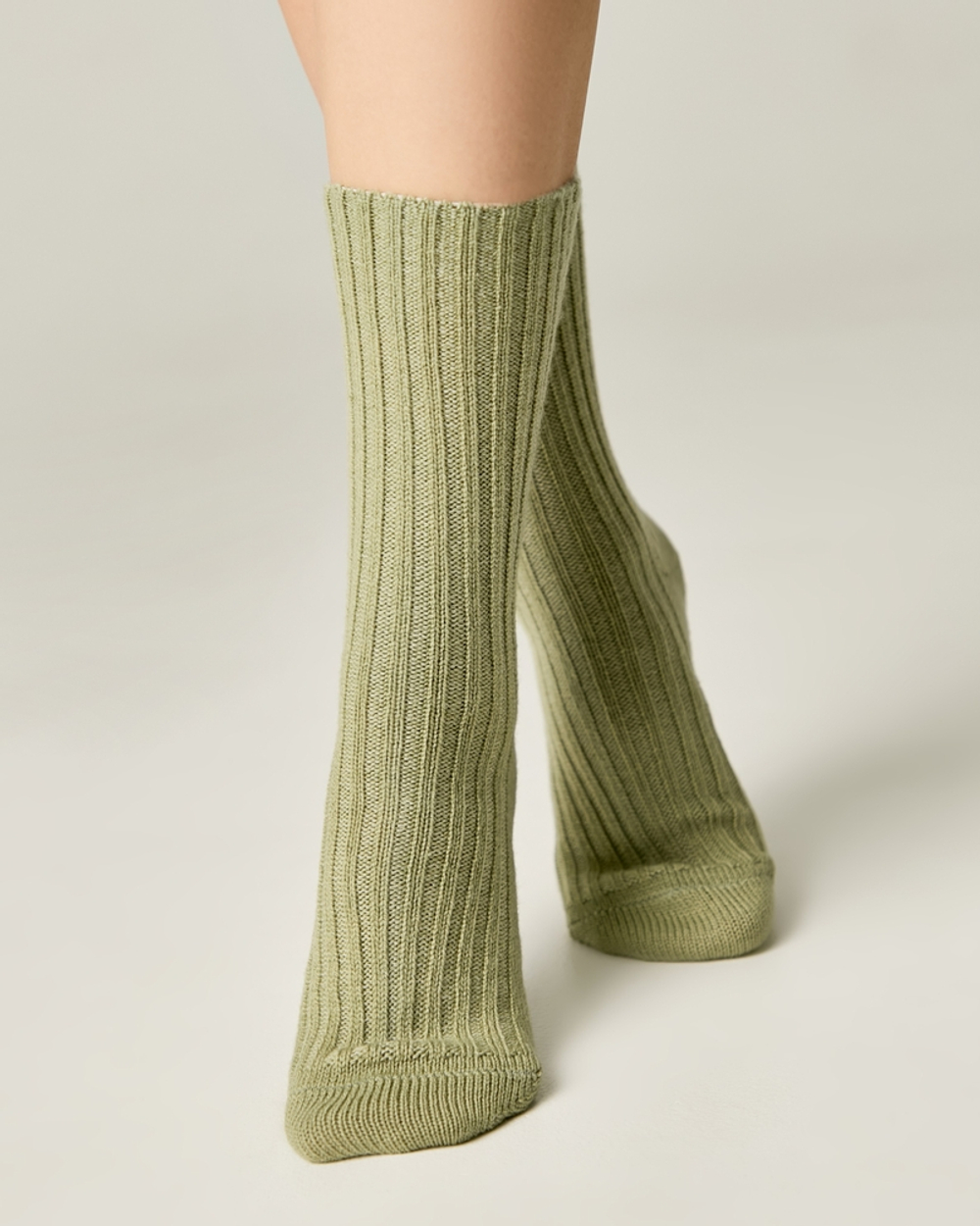 БРЕСТСКИЕ НОСКИ ЖЕНСКИЕ 1438 ARCTIC (ручная вязка)