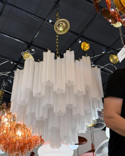 Люстра из стеклянных туб