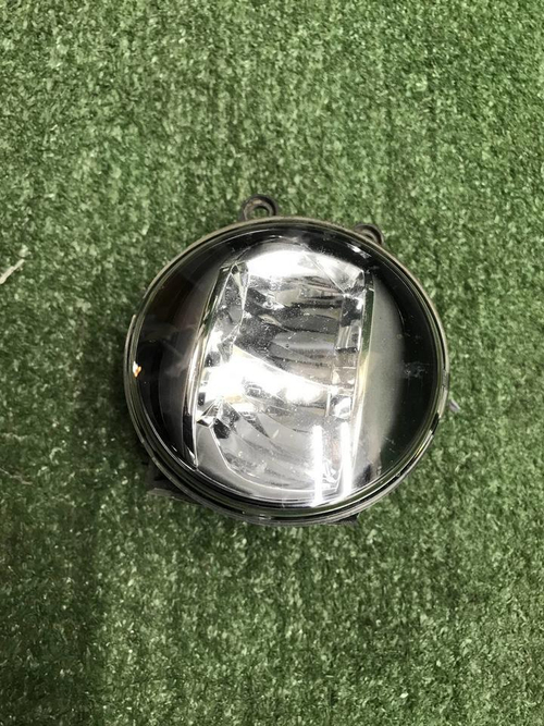 ПТФ правая Toyota Land Cruiser Prado 150 17-нв LED