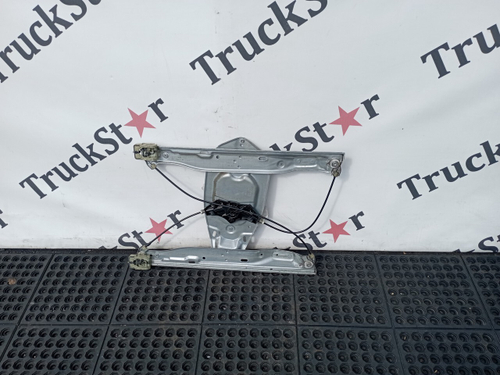 Стеклоподъемник двери правой 2020г.