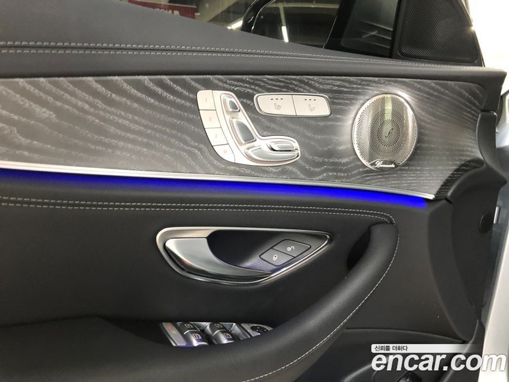 Mercedes-Benz E-Class W213 E350 4MATIC AMG Line (05.2022)