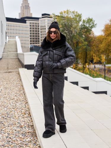 Комбинированный черный пуховик с мехом