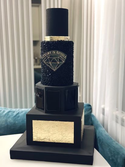 Шоу-торт черный на мероприятие Luxury in Russia