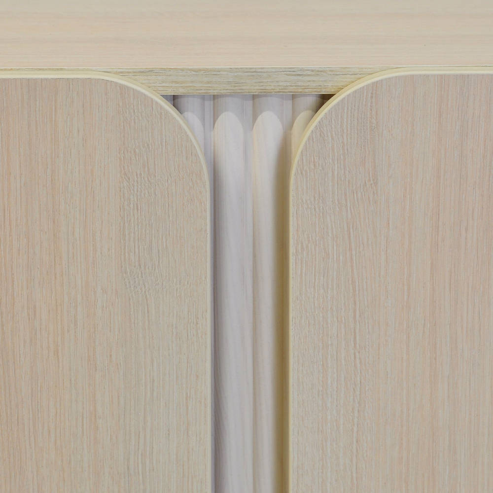 Дизайнерская тумба Ола 3 двери на ножках, 150х40х75 см