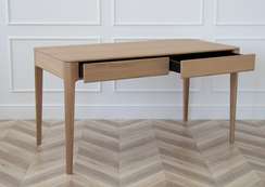 Стол письменный Type из массива дуба 140х70 см (натуральный)